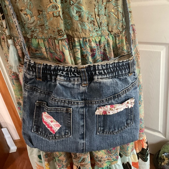 Handmade Upcycled handbag with shabby chic class and bohemian style. - Picture 3 of 4